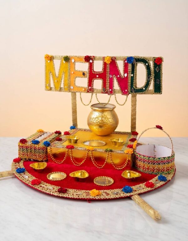 Velvet Border and Decorative Diyas Mayoon and Mehendi Ceremonies | Handmade Mehndi Rasam Thaal by Lawat Co.