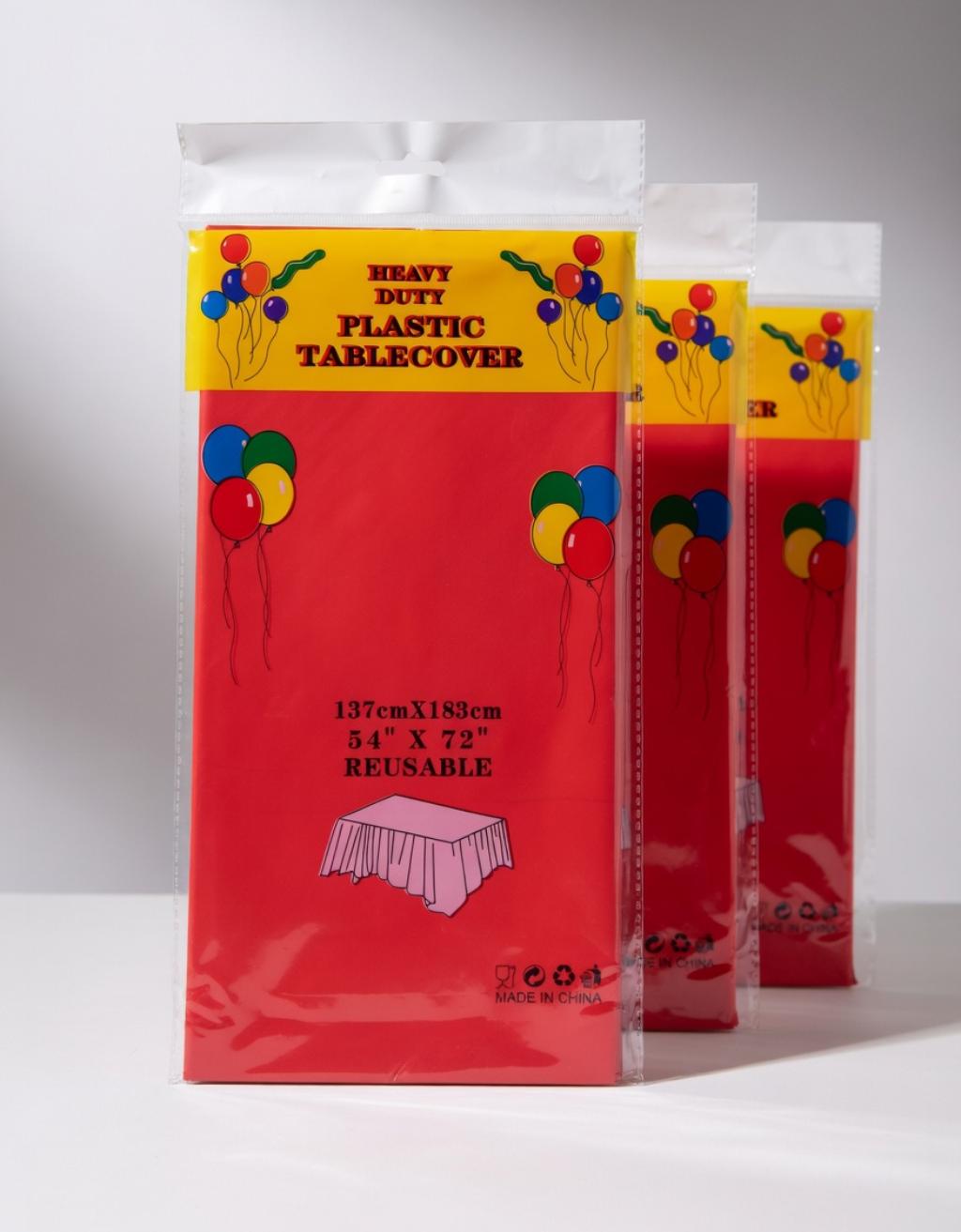 Solid red heavy-duty plastic table cover 137 × 274 cm