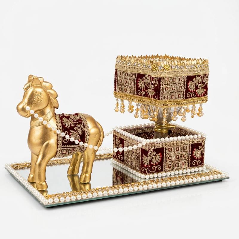 Traditional Royal Horse Buggy Palki for Doodh Pilai Pakistani Wedding Decor